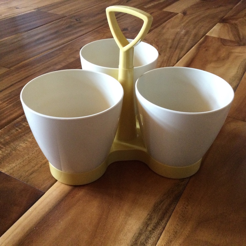 Tupperware Condiment Dressing Caddy Server